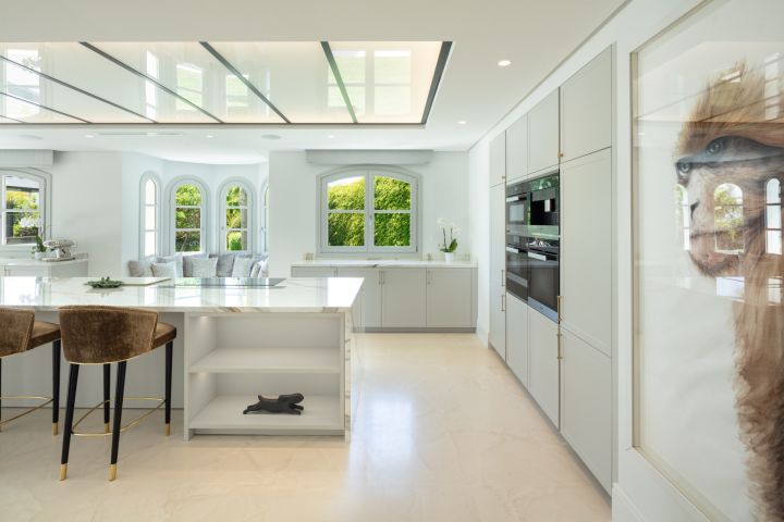 Pleyades 18 - Elegant Villa featuring Modern Design in Nueva Andalucía