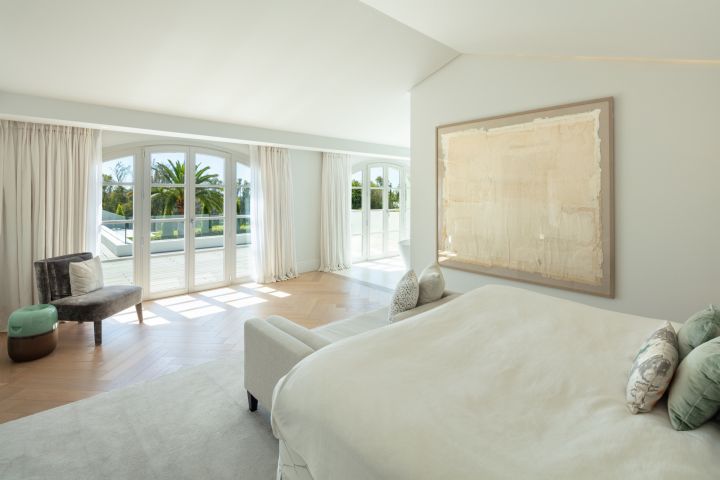 Pleyades 18 - Elegant Villa featuring Modern Design in Nueva Andalucía