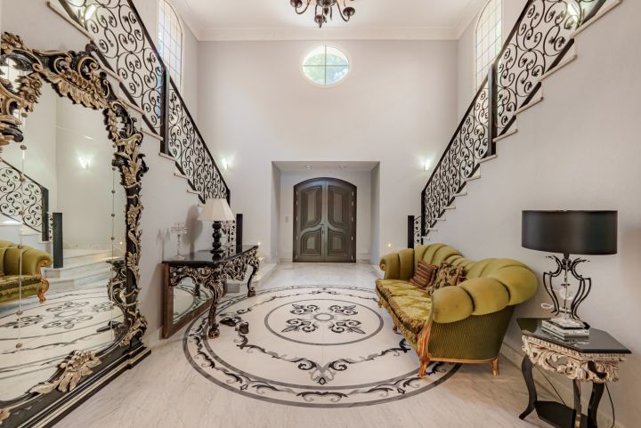 Villa in Cascada de Camojan - Exclusive Villa with Andalusian Charm
