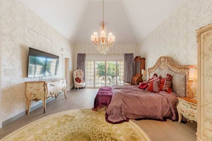 Villa in Cascada de Camojan - Exclusive Villa with Andalusian Charm