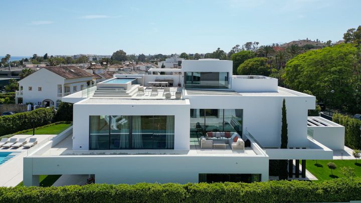 Villa avec 5 chambres et 5 salles de bain - Propriété contemporaine raffinée en première ligne de golf