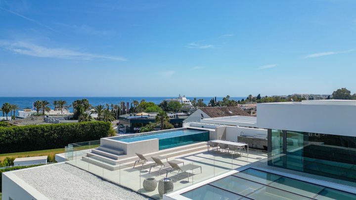 Villa avec 5 chambres et 5 salles de bain - Propriété contemporaine raffinée en première ligne de golf