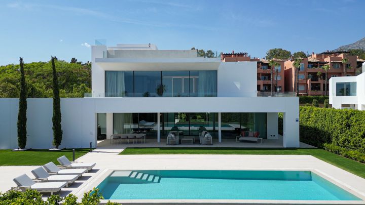 Villa avec 5 chambres et 5 salles de bain - Propriété contemporaine raffinée en première ligne de golf