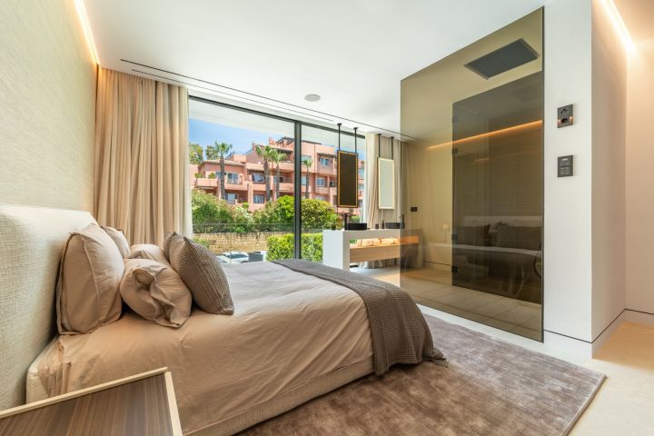 Villa avec 5 chambres et 5 salles de bain - Propriété contemporaine raffinée en première ligne de golf
