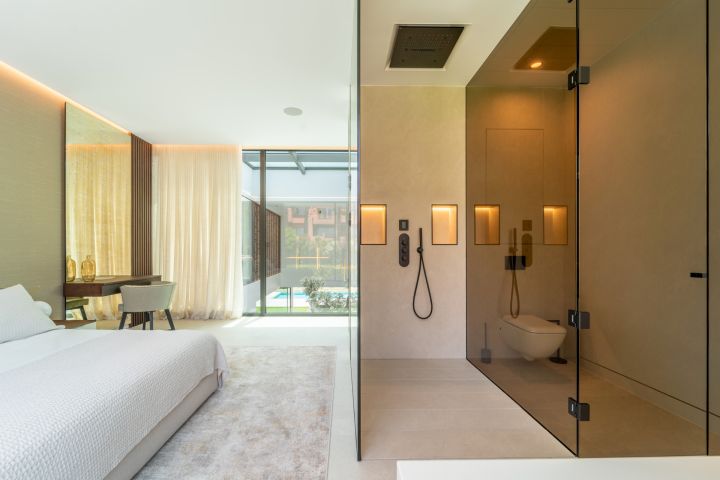 Villa avec 5 chambres et 5 salles de bain - Propriété contemporaine raffinée en première ligne de golf