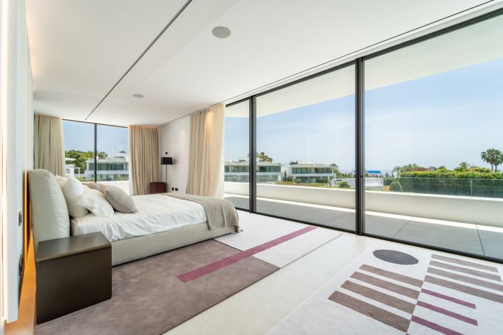 Villa avec 5 chambres et 5 salles de bain - Propriété contemporaine raffinée en première ligne de golf