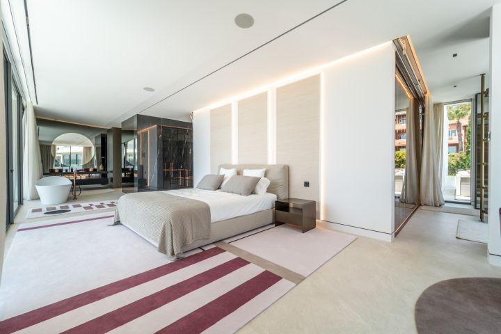 Villa avec 5 chambres et 5 salles de bain - Propriété contemporaine raffinée en première ligne de golf