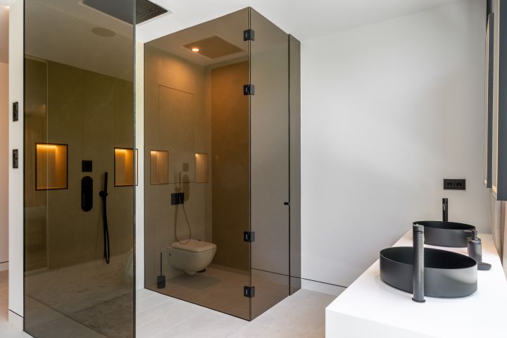 Villa avec 5 chambres et 5 salles de bain - Propriété contemporaine raffinée en première ligne de golf