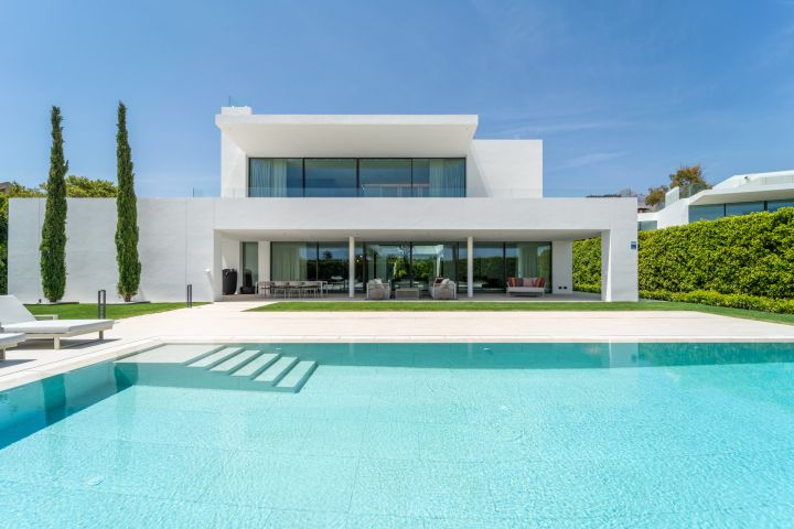 Villa avec 5 chambres et 5 salles de bain - Propriété contemporaine raffinée en première ligne de golf