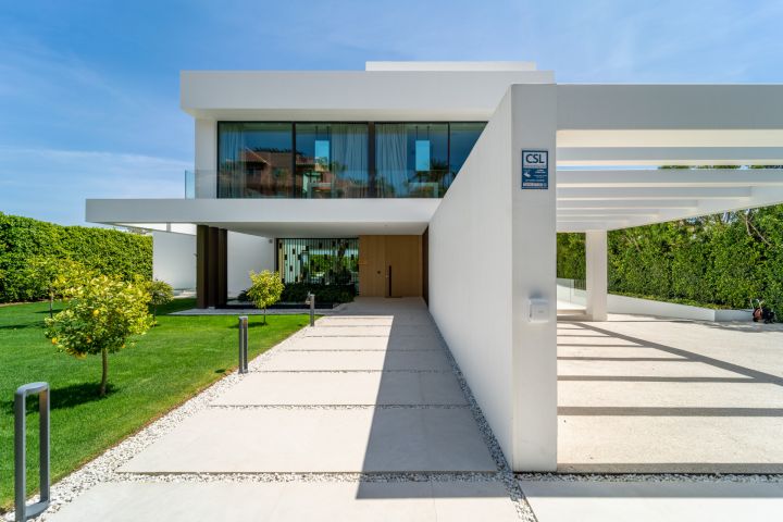 Villa avec 5 chambres et 5 salles de bain - Propriété contemporaine raffinée en première ligne de golf