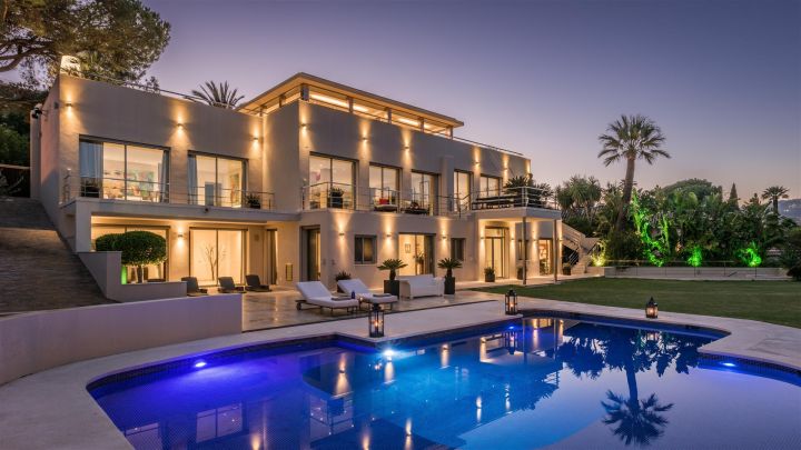 Villa avec 7 chambres et 7 salles de bain - Propriété sur mesure avec vue sur le golf à Las Brisas