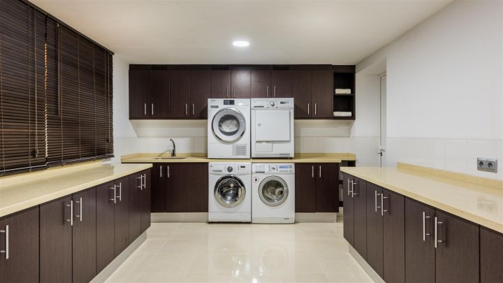 Villa avec 7 chambres et 7 salles de bain - Propriété sur mesure avec vue sur le golf à Las Brisas