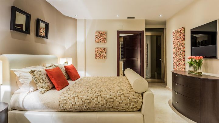Villa avec 7 chambres et 7 salles de bain - Propriété sur mesure avec vue sur le golf à Las Brisas