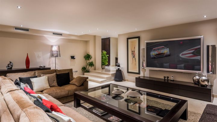 Villa avec 7 chambres et 7 salles de bain - Propriété sur mesure avec vue sur le golf à Las Brisas