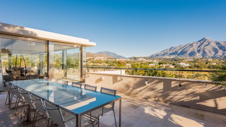 Villa avec 7 chambres et 7 salles de bain - Propriété sur mesure avec vue sur le golf à Las Brisas