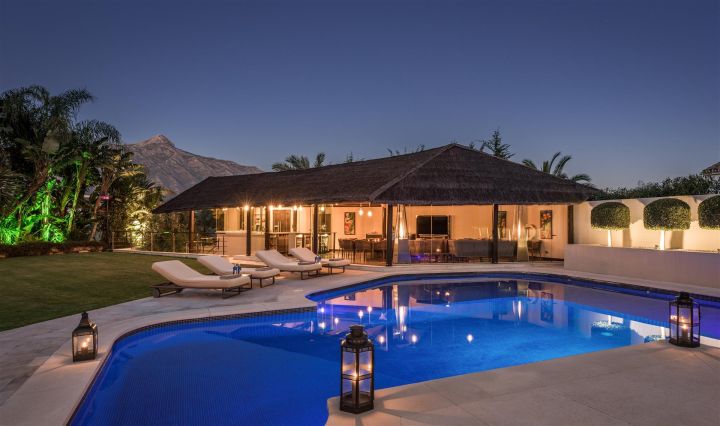 Villa avec 7 chambres et 7 salles de bain - Propriété sur mesure avec vue sur le golf à Las Brisas
