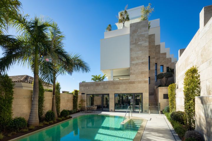 Grand View 1 - Contemporary Property with Panoramic Views in La Quinta