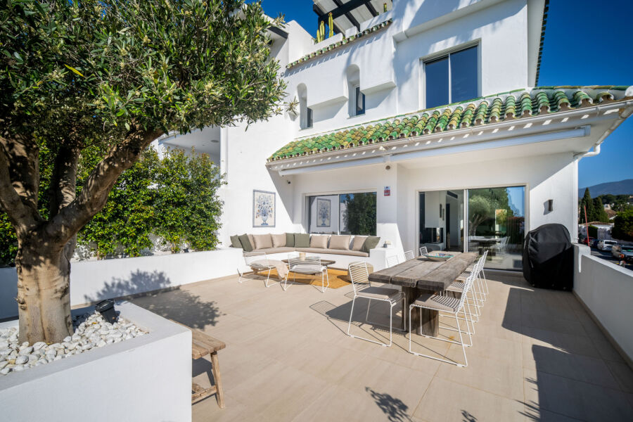 La Colina 18 - Propiedad moderna y contemporánea con impresionantes vistas al mar en La Colina