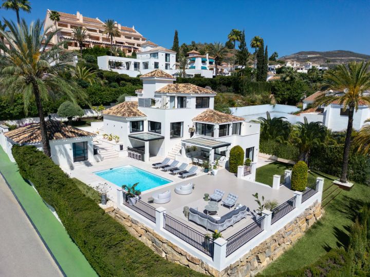 Villa Seraphina - Elegant Premium Home in a Gated Community