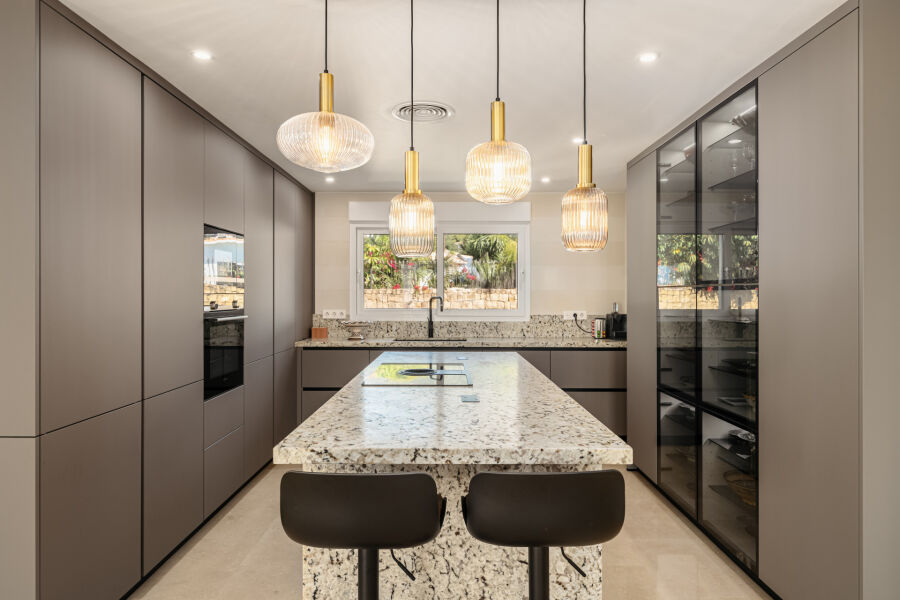 Villa Brise - Propiedad contemporánea a medida con vistas panorámicas