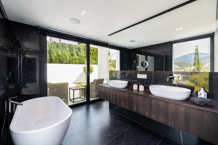 Villa in Los Naranjos Club Golf - Villa in a Gated Community in Los Naranjos Golf