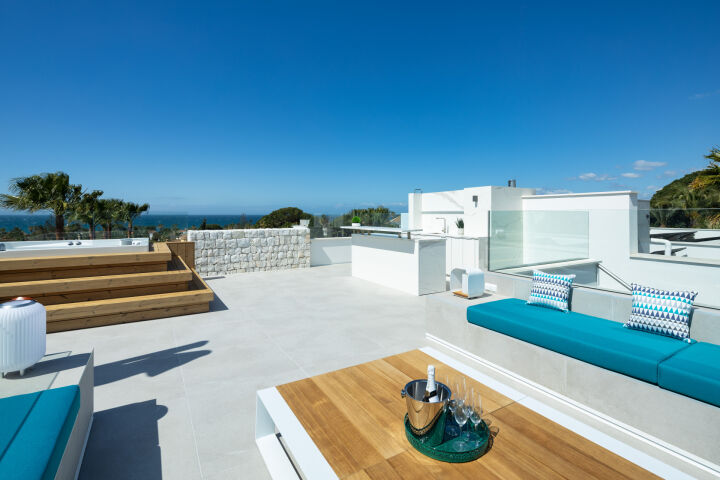 Villa Natura - Stylish Elegant Villa with Top-Tier Finishes in Marbesa