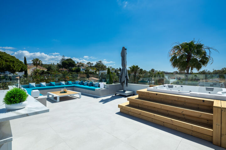 Villa Natura - Stylish Elegant Villa with Top-Tier Finishes in Marbesa