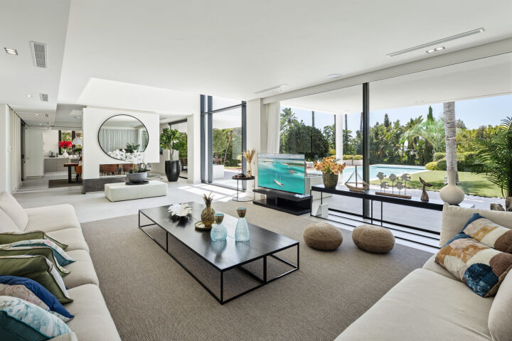 Villa Natura - Stylish Elegant Villa with Top-Tier Finishes in Marbesa