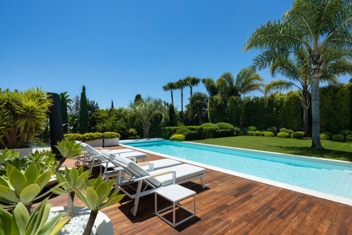 Villa Natura - Stylish Elegant Villa with Top-Tier Finishes in Marbesa
