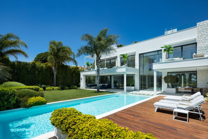 Villa Natura - Stylish Elegant Villa with Top-Tier Finishes in Marbesa