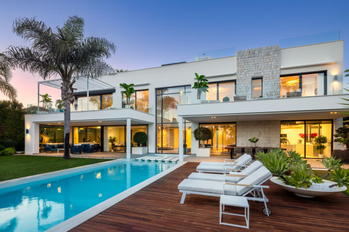 Villa Natura - Stylish Elegant Villa with Top-Tier Finishes in Marbesa