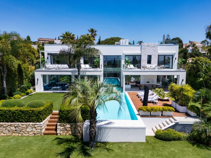 Villa Natura - Stylish Elegant Villa with Top-Tier Finishes in Marbesa