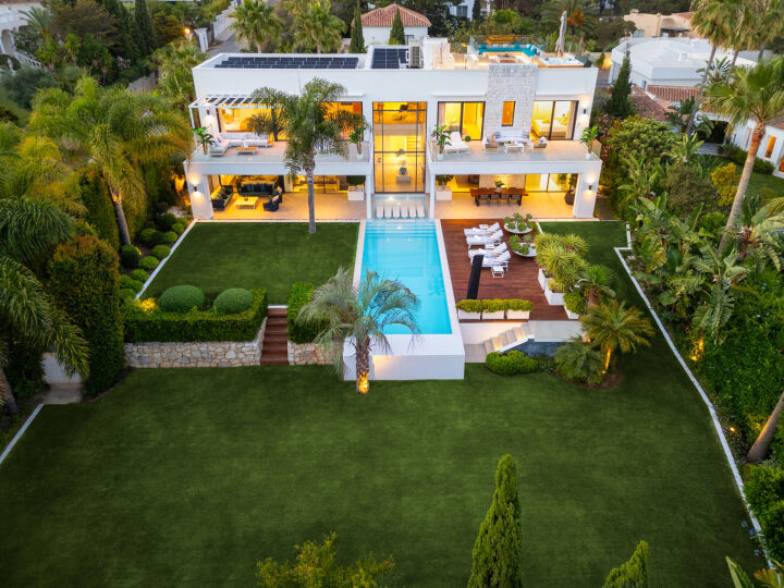 Villa Natura - Stylish Elegant Villa with Top-Tier Finishes in Marbesa