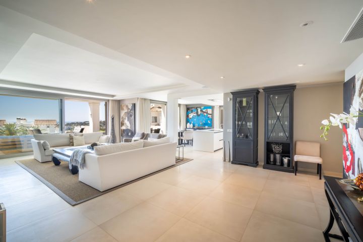 Exclusive Apartment in Nine Lions Residences - Bespoke High-End Home offering Golf Views