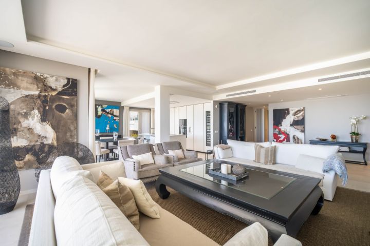 Exclusive Apartment in Nine Lions Residences - Bespoke High-End Home offering Golf Views