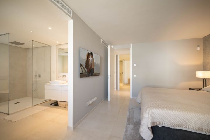 Exclusive Apartment in Nine Lions Residences - Bespoke High-End Home offering Golf Views