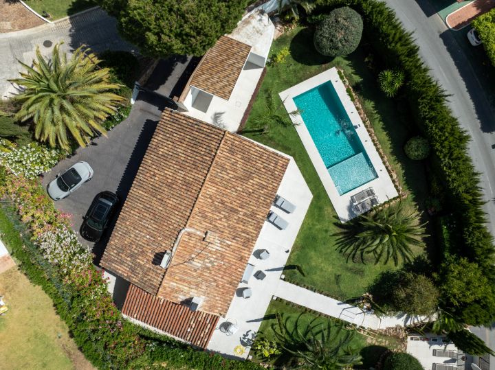 Property in La Quinta - Charming Modern Home with Top-Tier Finishes