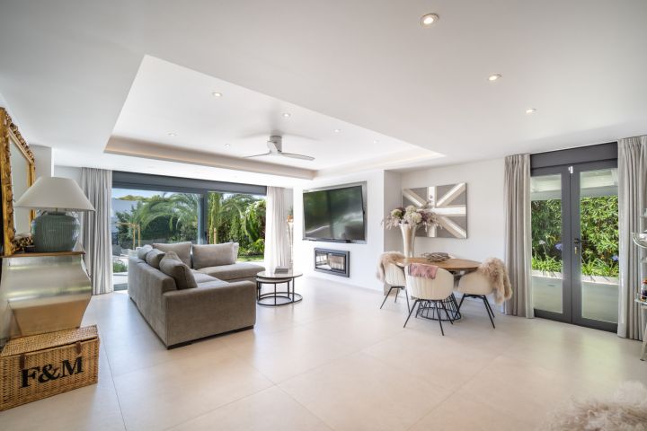 Property in La Quinta - Charming Modern Home with Top-Tier Finishes