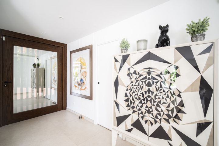 Property in La Quinta - Charming Modern Home with Top-Tier Finishes