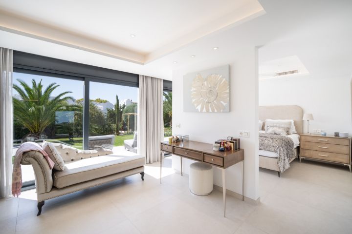 Property in La Quinta - Charming Modern Home with Top-Tier Finishes