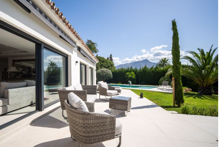 Property in La Quinta - Charming Modern Home with Top-Tier Finishes
