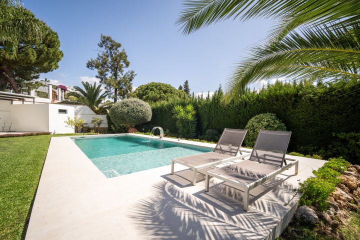 Property in La Quinta - Charming Modern Home with Top-Tier Finishes