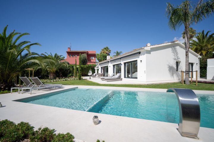 Property in La Quinta - Charming Modern Home with Top-Tier Finishes