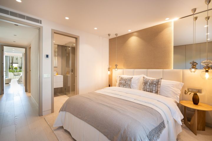 Granados 1-2 - Stylish Apartment with Stunning Sea Views in Marina Puente Romano
