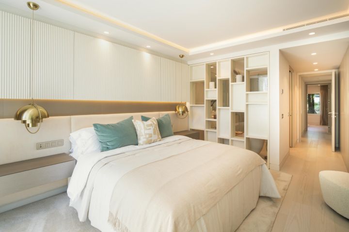 Granados 1-2 - Stylish Apartment with Stunning Sea Views in Marina Puente Romano