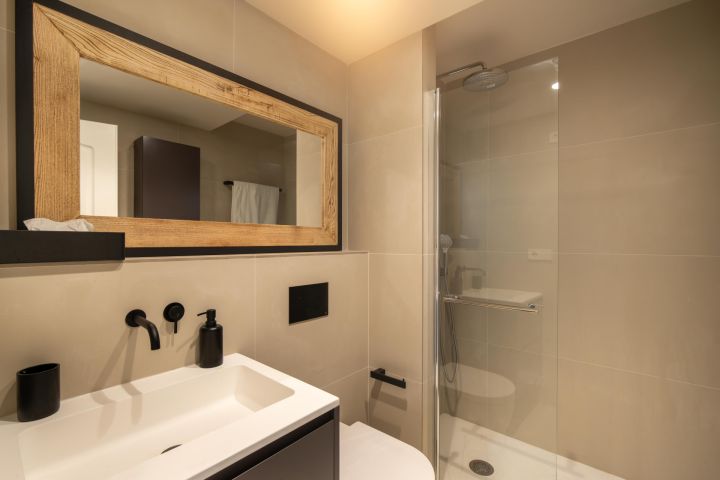Apartment in Marina de Puente Romano - Elegant Upscale Property Frontline Golf