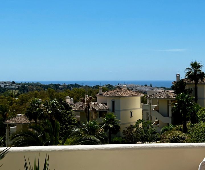Belvederes 13 - Contemporary Property with Panoramic Views
