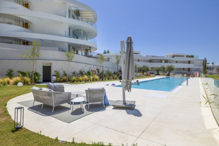 The View 102 - Contemporary Luxury Apartment in Private Community
