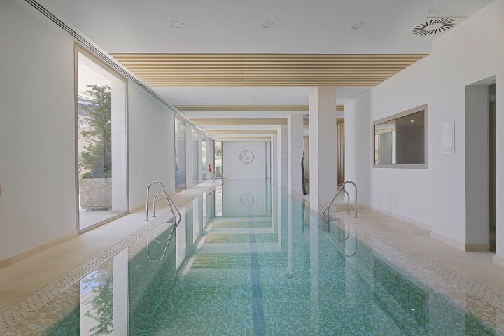 The View 102 - Contemporary Luxury Apartment in Private Community