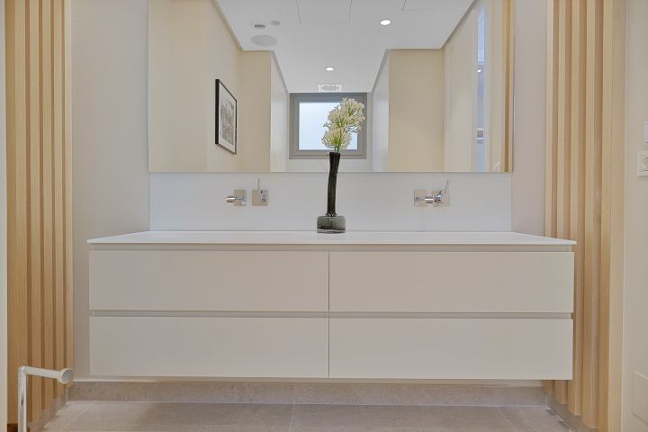 The View 102 - Contemporary Luxury Apartment in Private Community